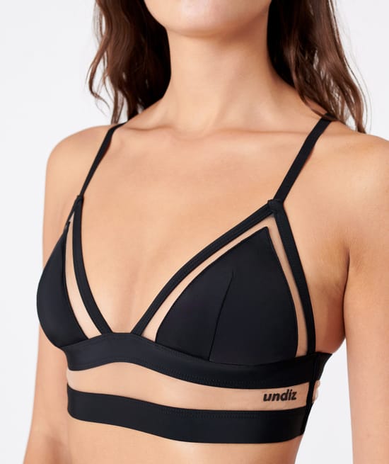 triangelbeha zonder beugel van transparante netstof;