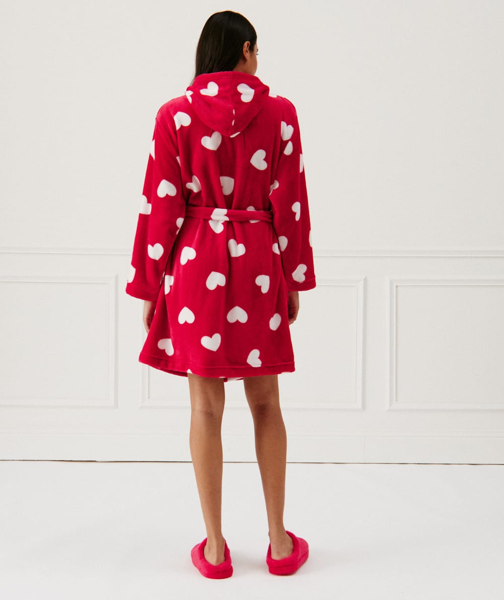 Albornoz polar de corazones;