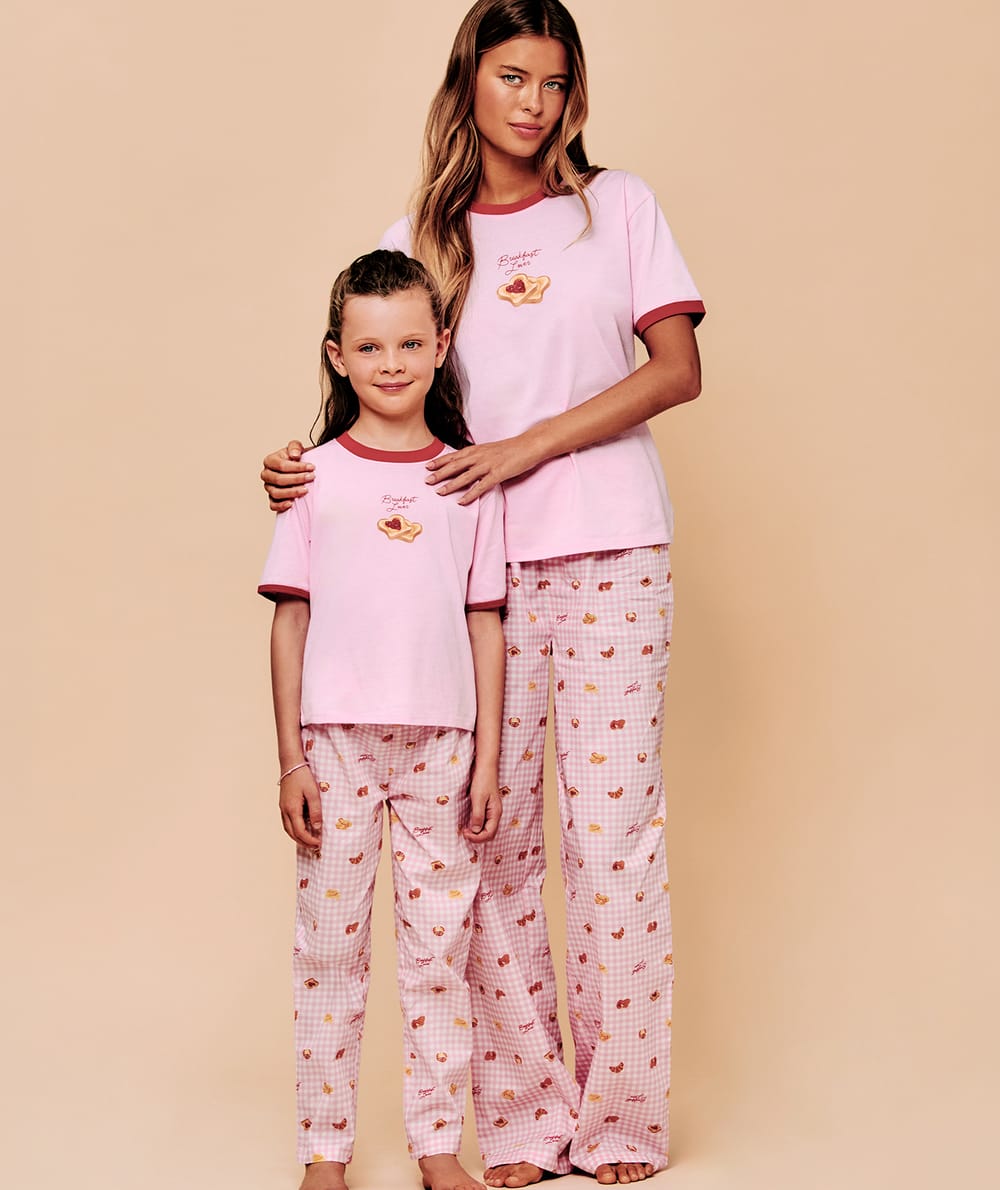 Child set with pastry print;