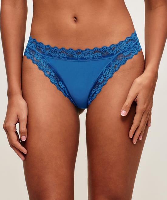 Cotton and lace thong;