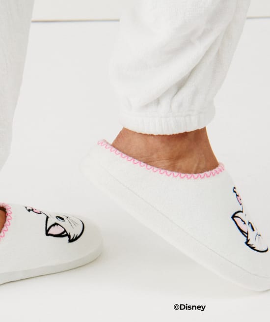 Marie fleece slippers;