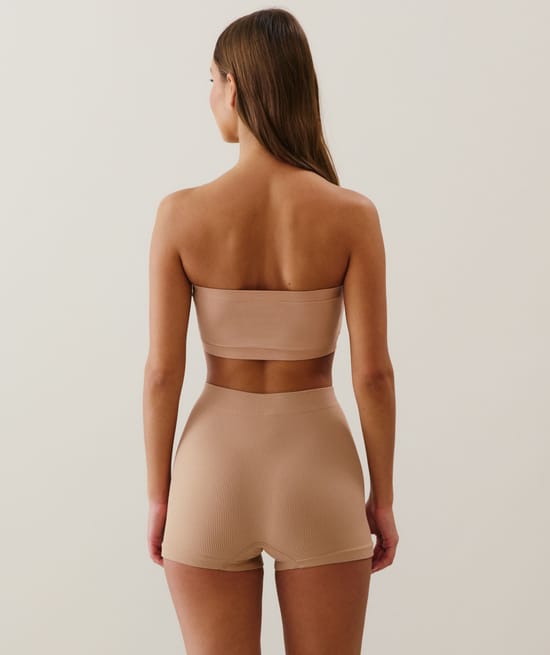Seamless bandeau-style bra;