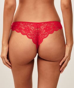 Tanga de encaje floral;
