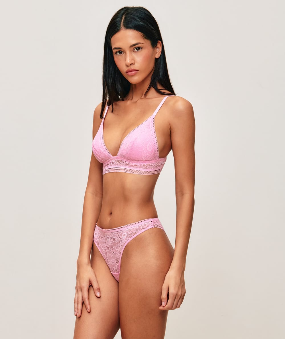 Triangle amplifying lace bra;