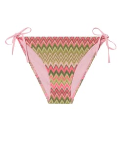 Bottom of swimsuit with zigzag pattern;
