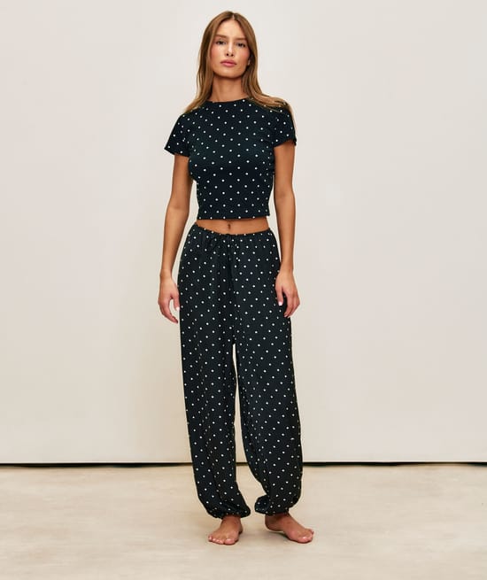 Polka dot satin balloon trousers;