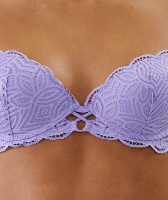 Soutien-gorge push-up en dentelle;