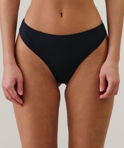 Tanga avec broderies;