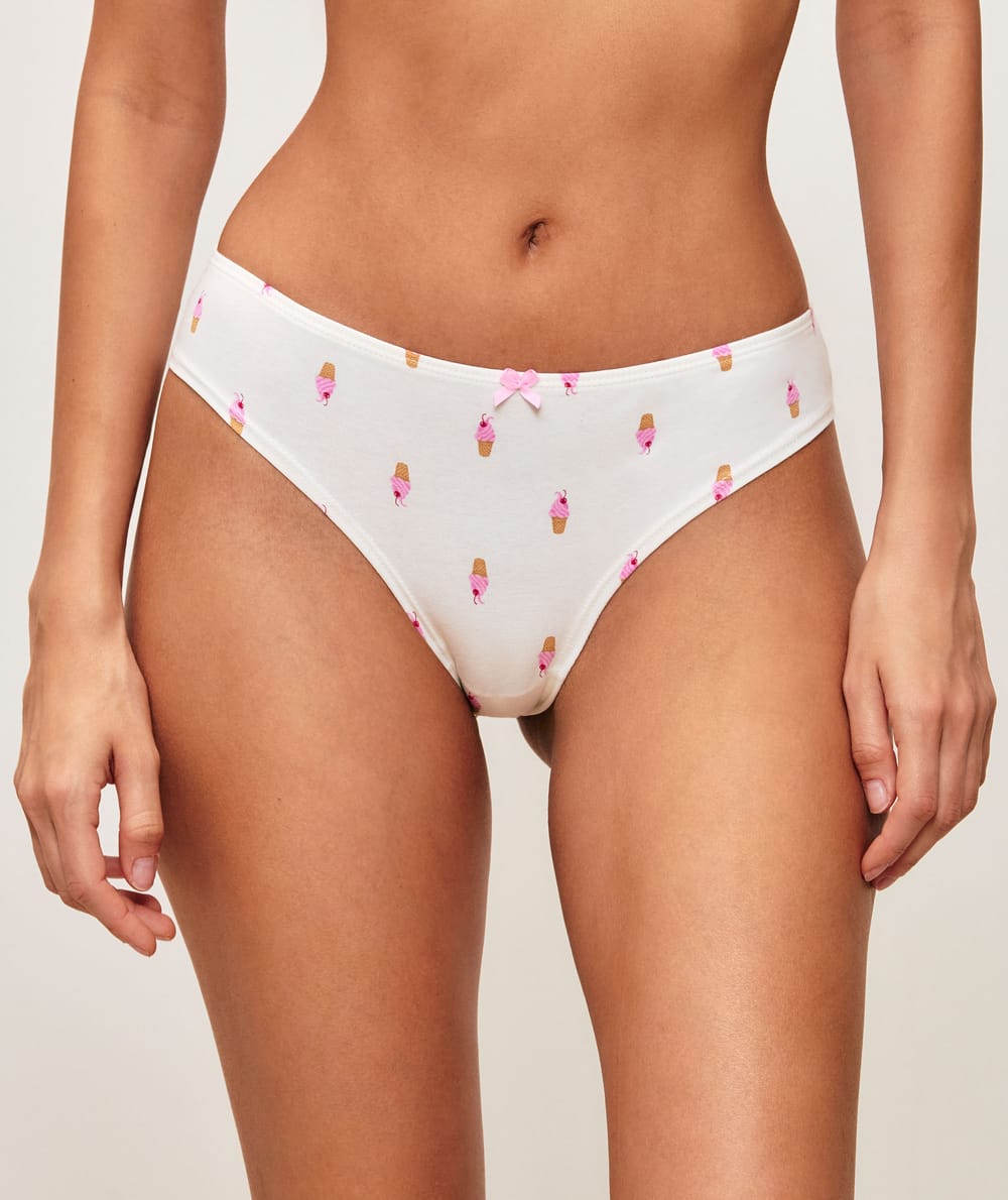 Pack of 3 colorful printed cotton panties;