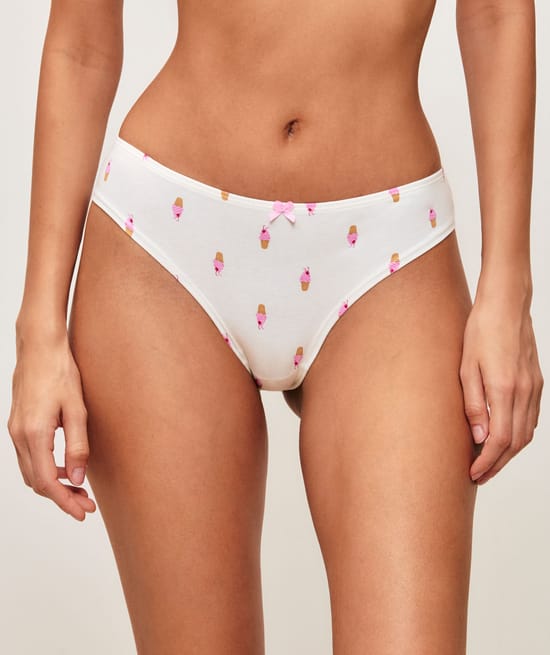 Pack of 3 colorful printed cotton panties;