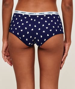 Cotton shorty with heart patterns;