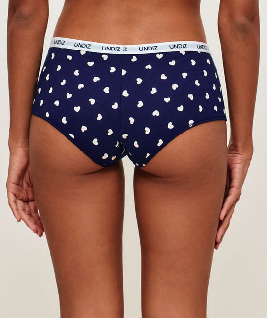 Cotton shorty with heart patterns;