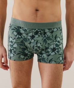 Patterned cotton boxer shorts;