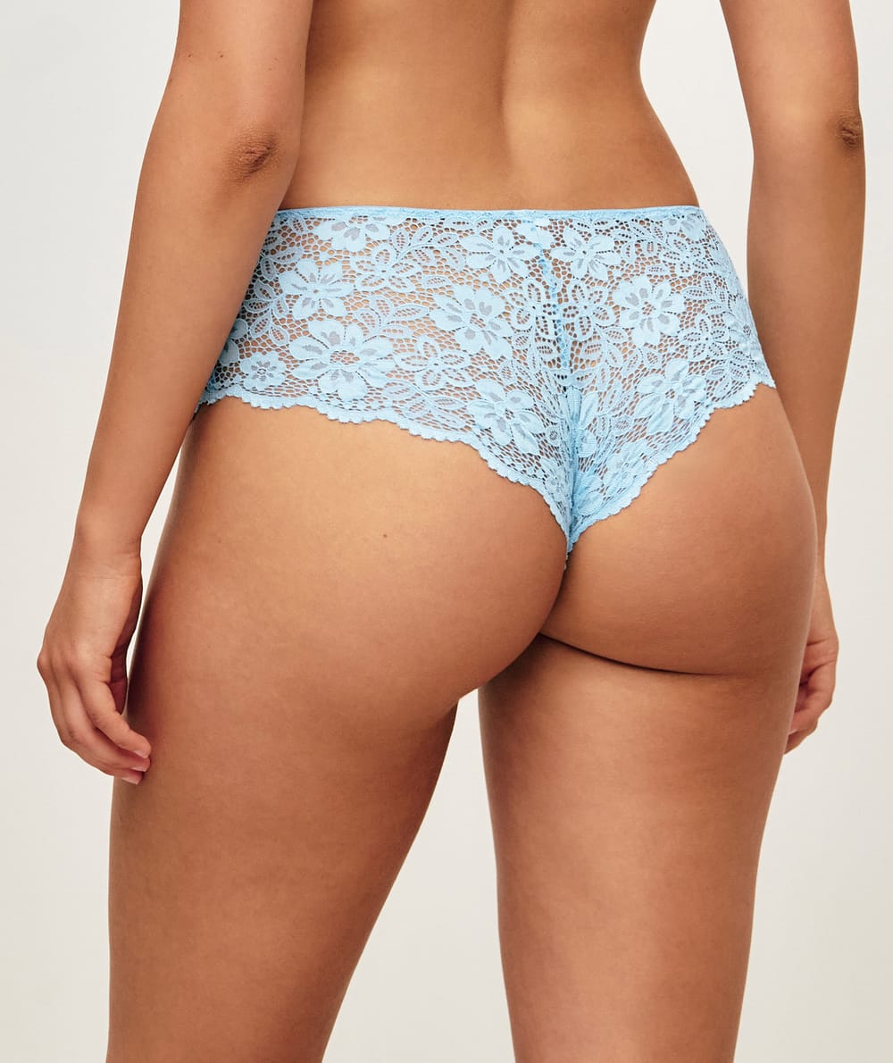Lace floral shorty;