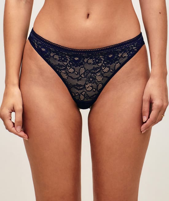 Lace knickers;