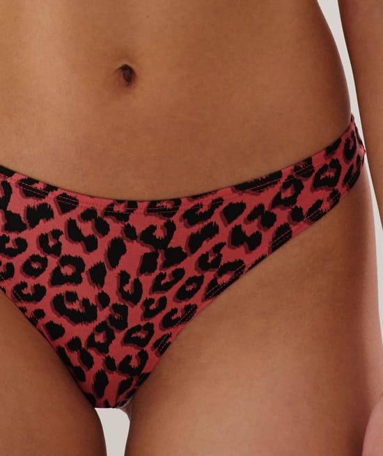 Pack of 3 cotton thongs;