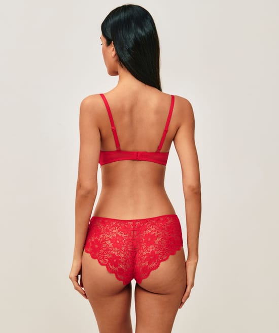 Ultra push-up bra with lace details;