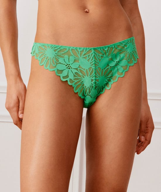 Lace tanga briefs;