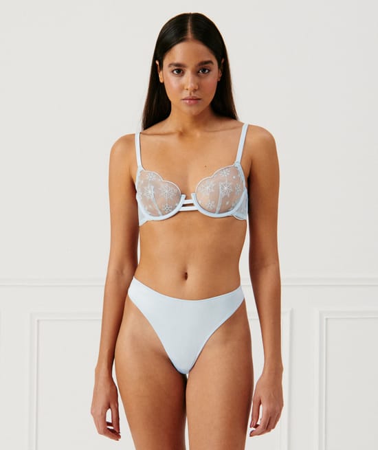 Tanga en tulle et broderie;