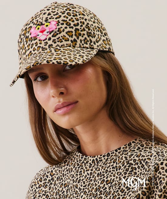Pink Panther leopard print cap;