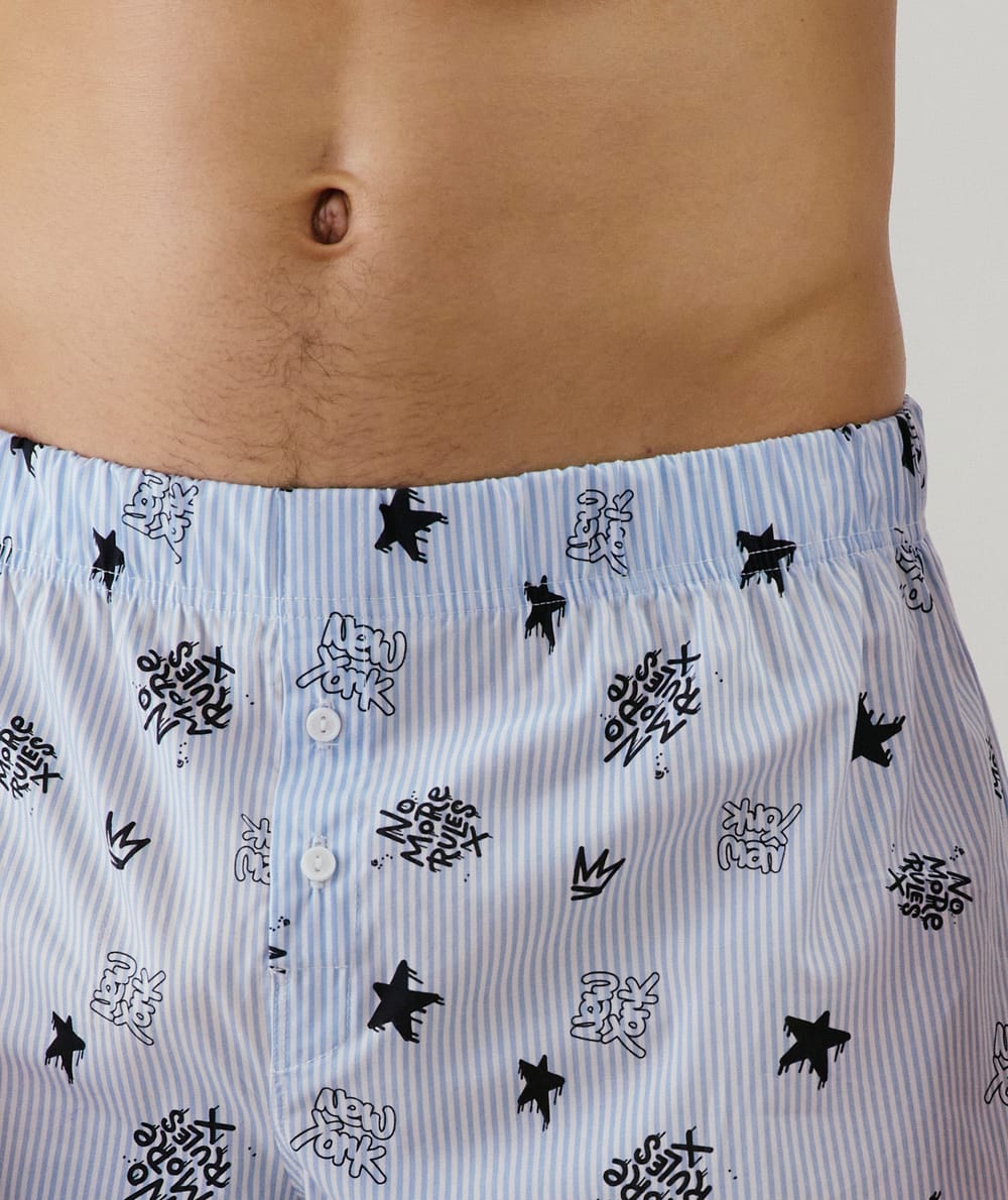 Patterned boxer shorts;