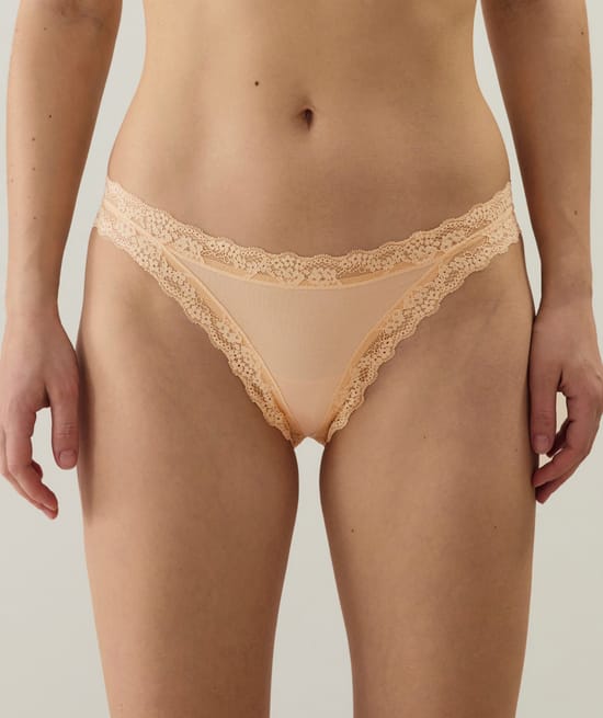 Tanga en coton et dentelle;
