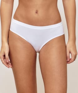 Plain seamless boy shorts;