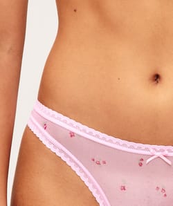 Tanga imprim&eacute; fleurs en mesh;