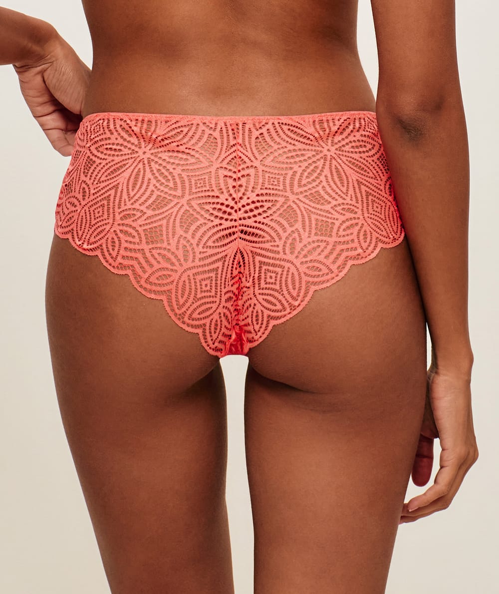 Shorty en dentelle;