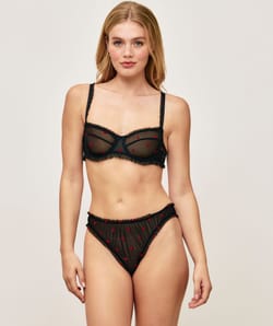 Soutien-gorge corbeille en tulle motifs c&oelig;urs;