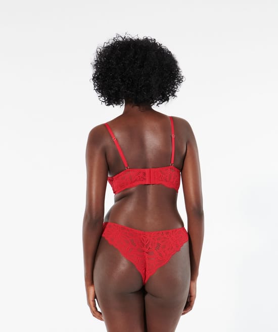 Lace tanga briefs;