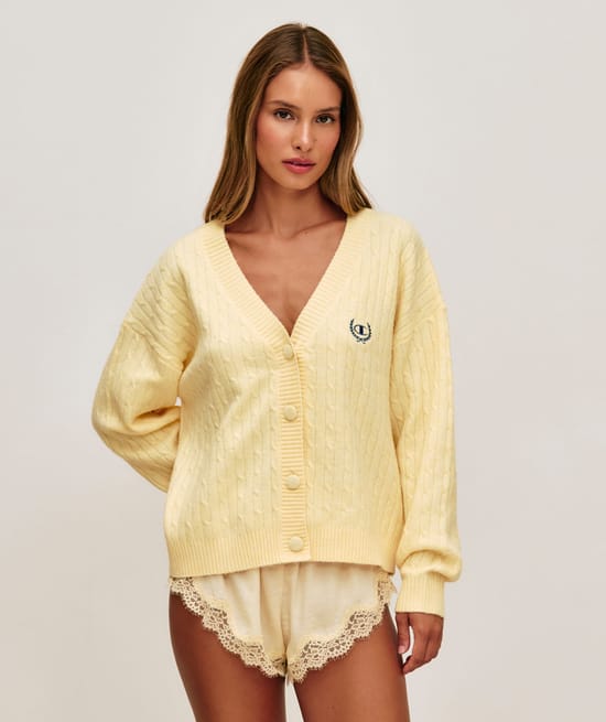 Cardigan en maille torsad&eacute;e Champion;