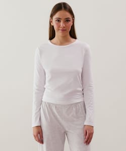 Top de punto en blanco roto;