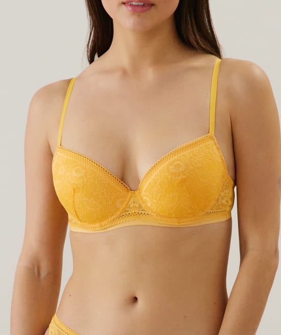 Soutien-gorge ampliforme en dentelle;