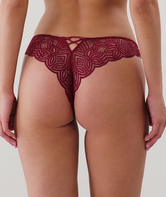 Lace thong;