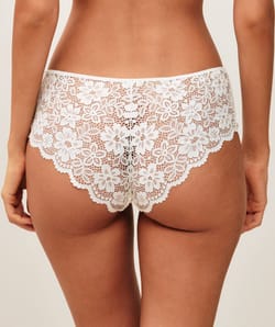 Lace floral shorty;