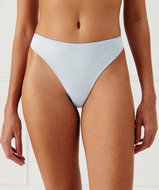 Tanga en tulle et broderie;