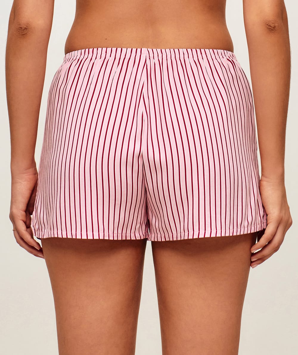 Short &agrave; rayures;