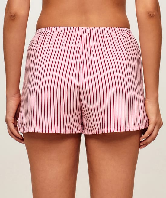 Short &agrave; rayures;