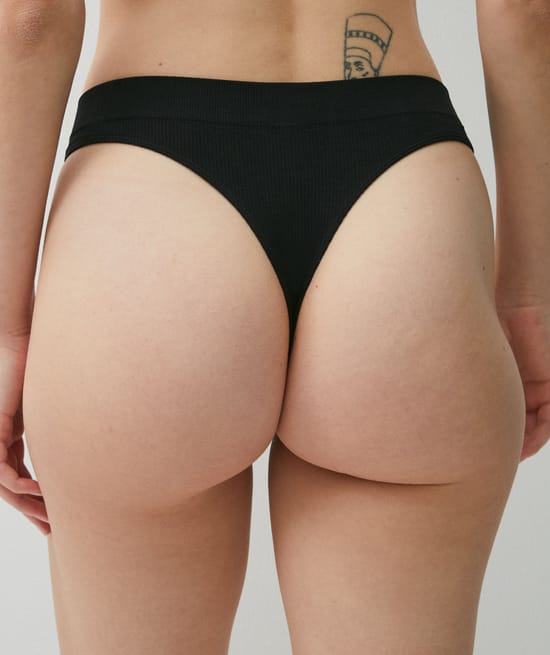 high-waisted ribbed thong;