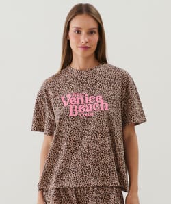 Ensemble de pyjama léopard;