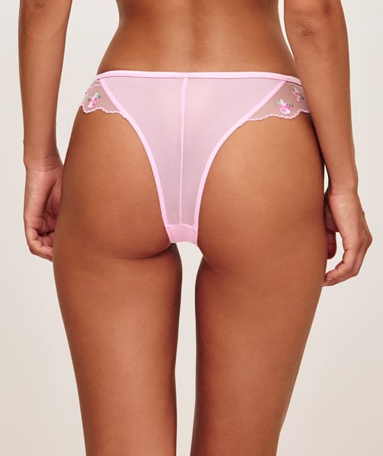 Mesh thong embroidered with flowers;