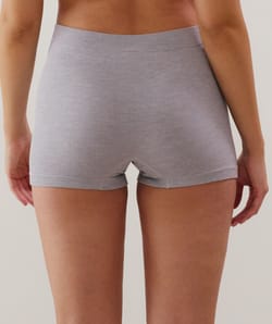 Seamless shorts;