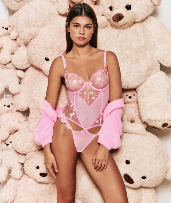 Underwired bodysuit with embroidered floral patterns;