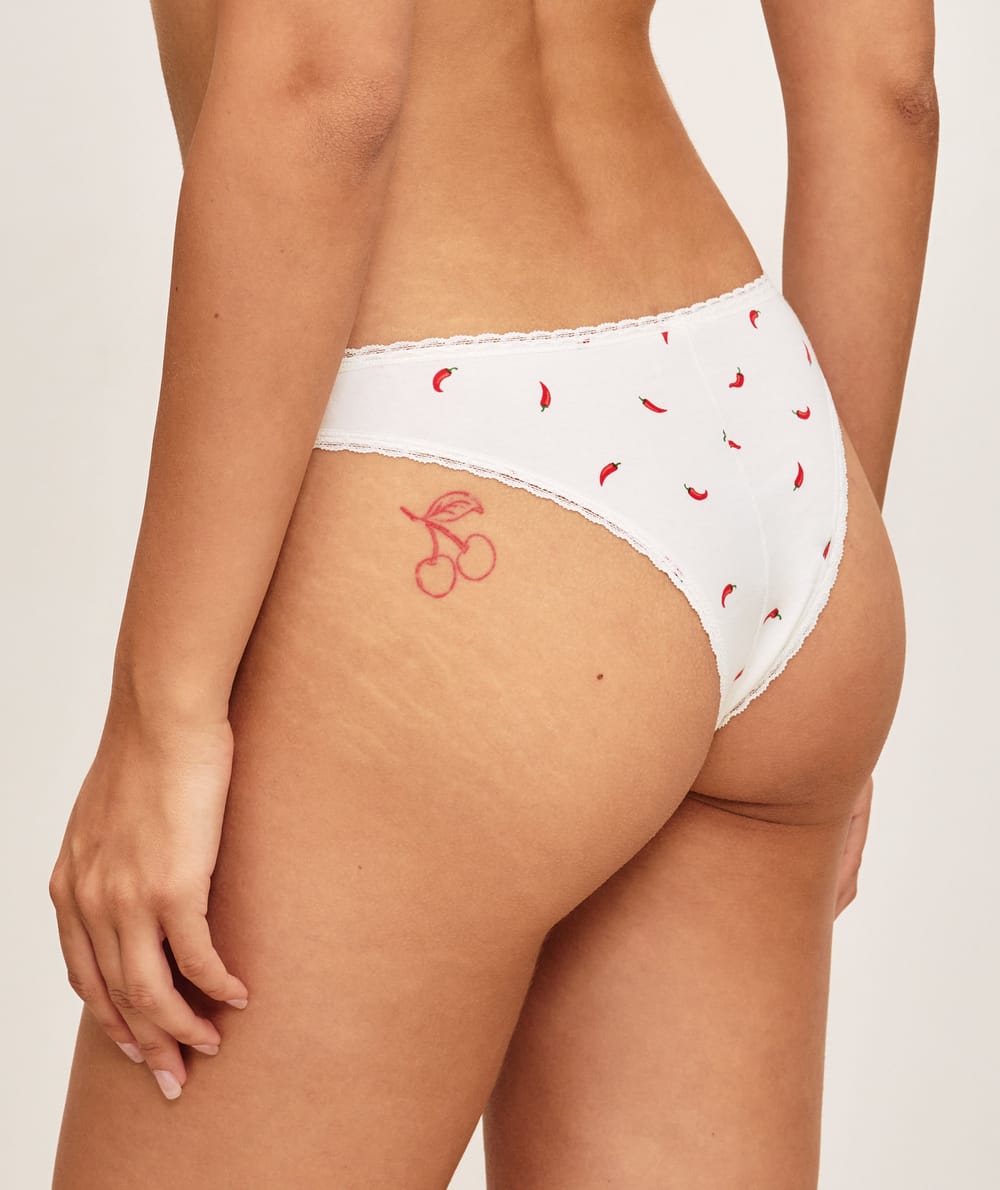Cotton thong with chili pattern;