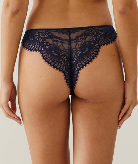 Lace thong;