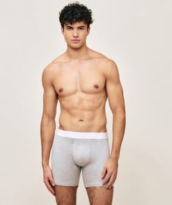 Long cotton boxer shorts;