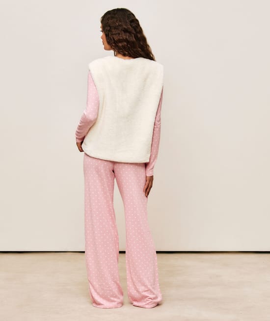 Faux fur sleeveless jacket;
