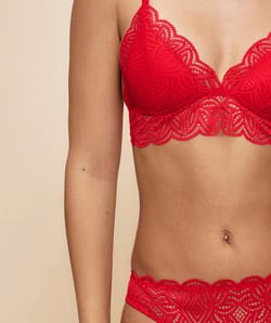 Lace push-up triangle bra;