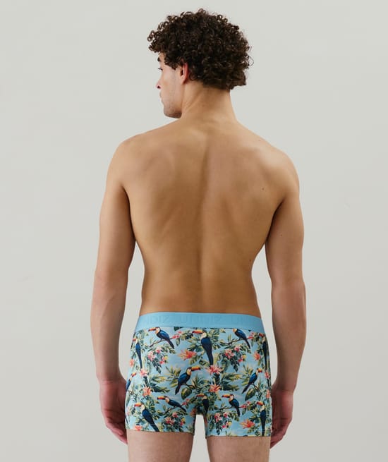 Patterned boxer shorts;